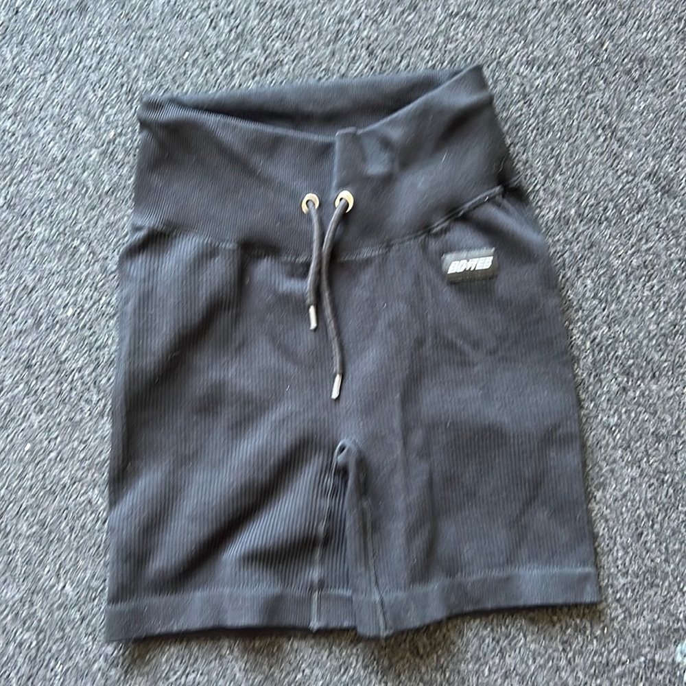 Bo+Tee black biker shorts